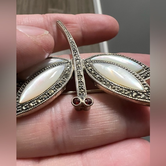 Vintage Sterling Silver Dragonfly Brooch  with Mother of Pearl & Marcasite - Picture 2 of 9